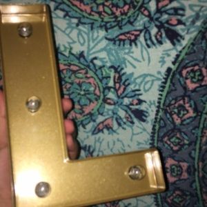 “L” LIGHT ROOM DECOR